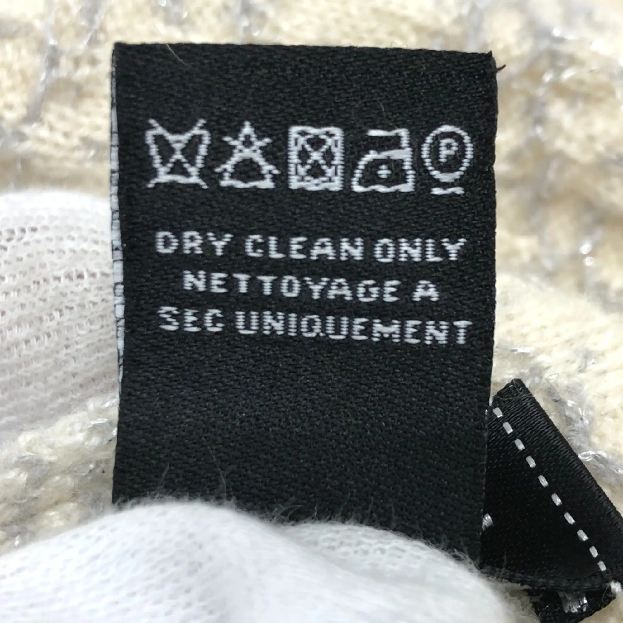 Chanel 18A Glitter large format Scarf IvoryBased