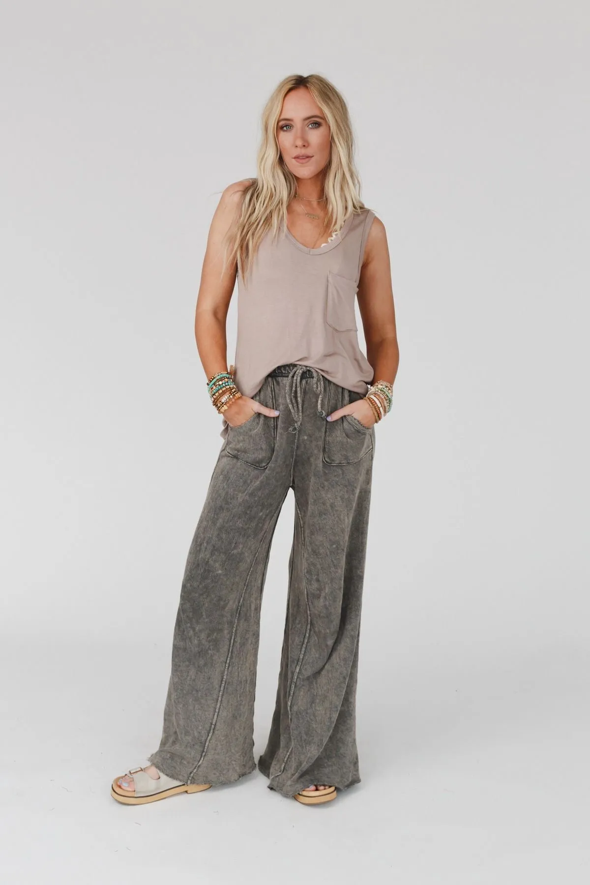 The Nest Shelli Scoop Neck Tank Top - Dark Mocha
