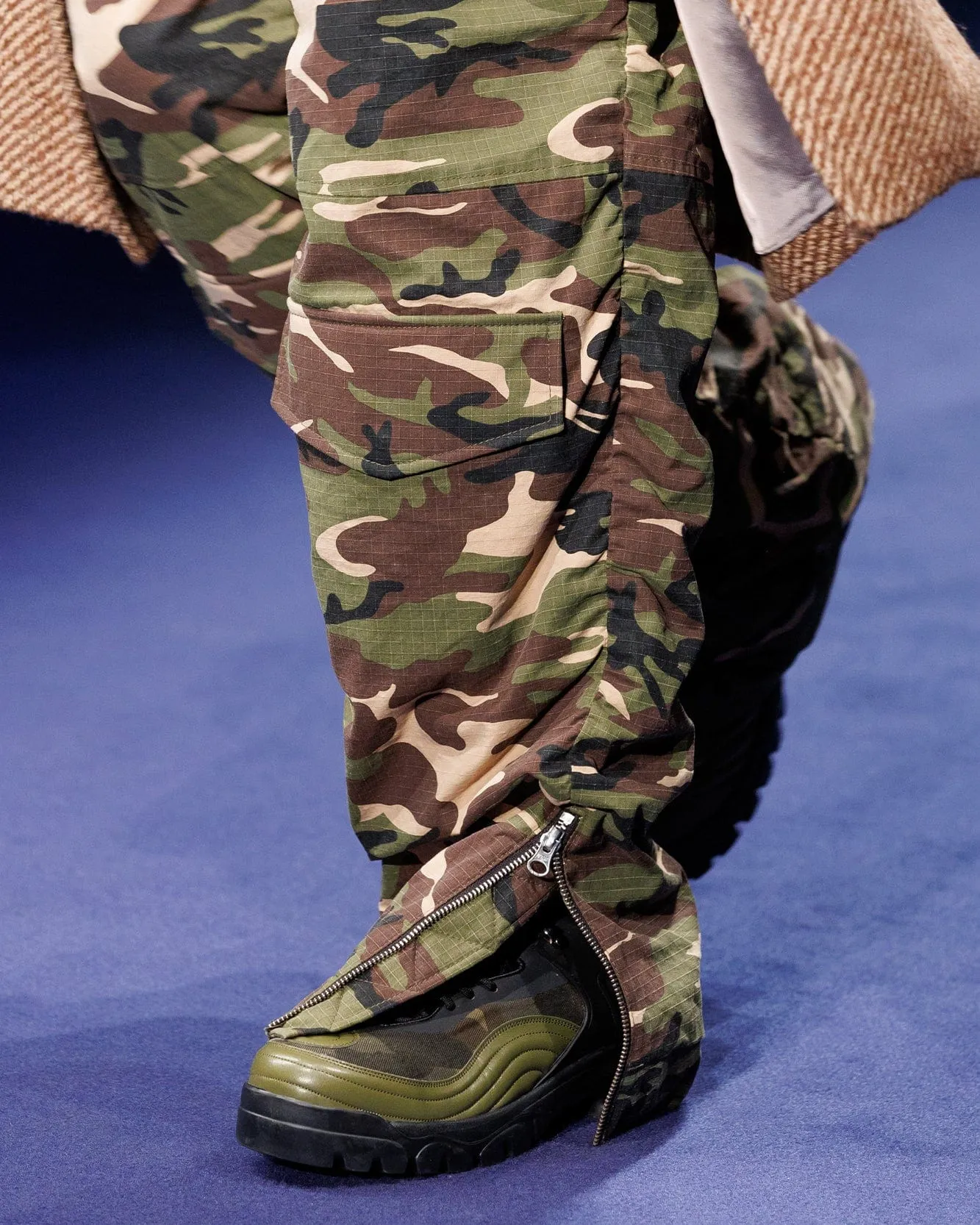 UNISEX FLOW TRAINER aaa386u(ARMY GREEN)